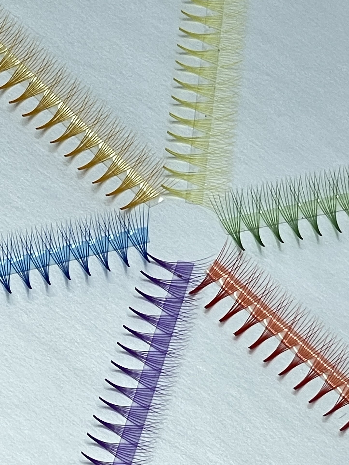 8D 0.07 MULTI-COLOURED PREMADE LASH FANS (APPROX 980 FANS)