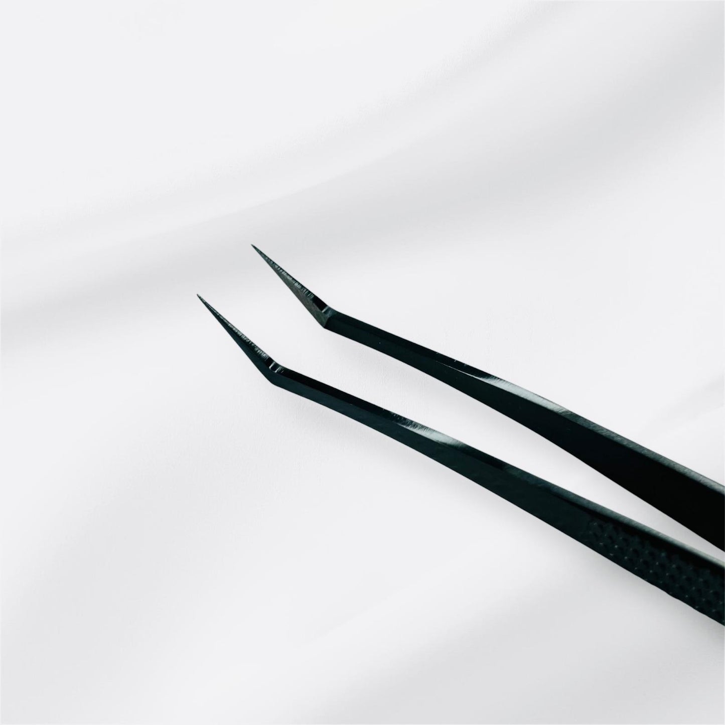 FIBER TIP ANGLED TWEEZER