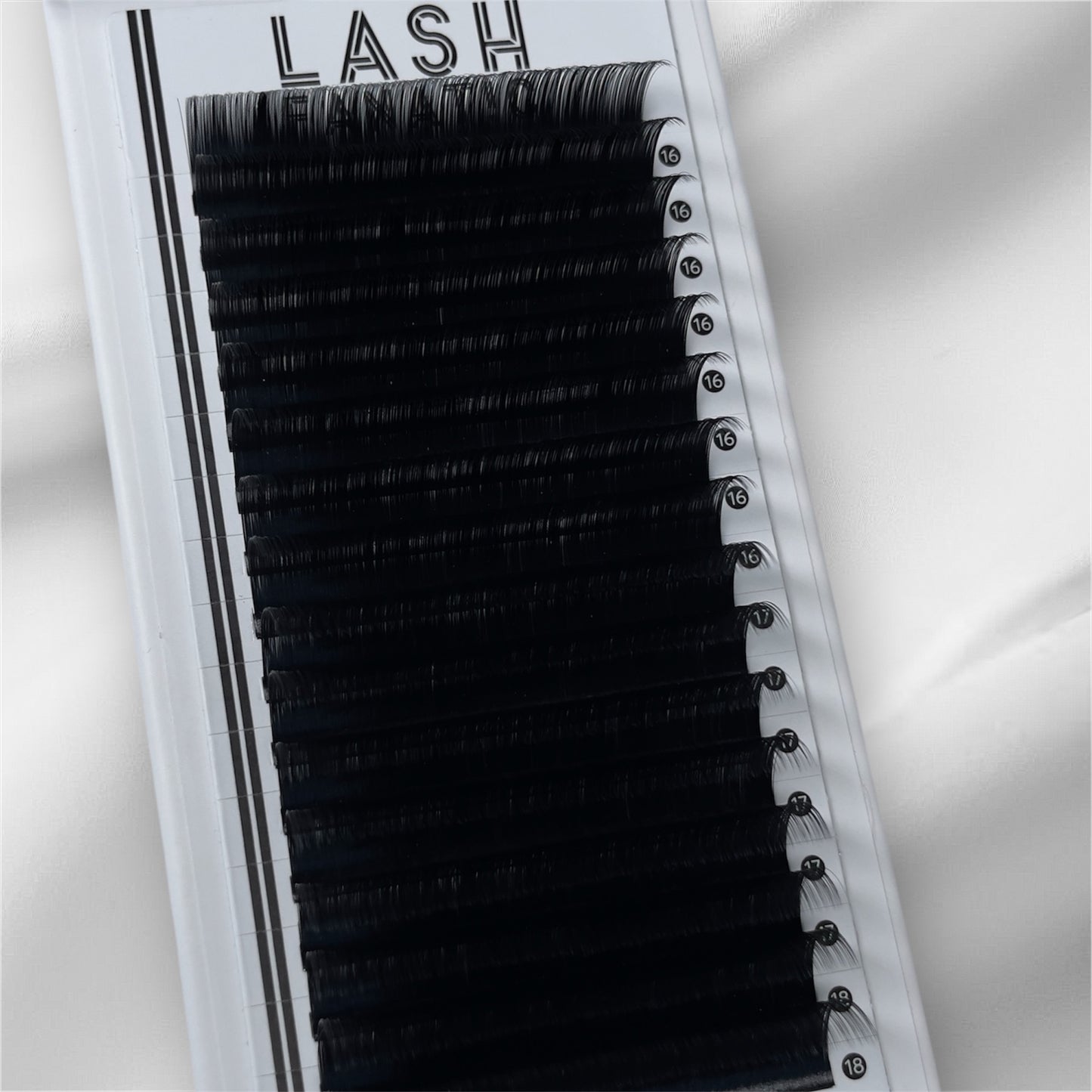 VOLUME LASHES 0.03