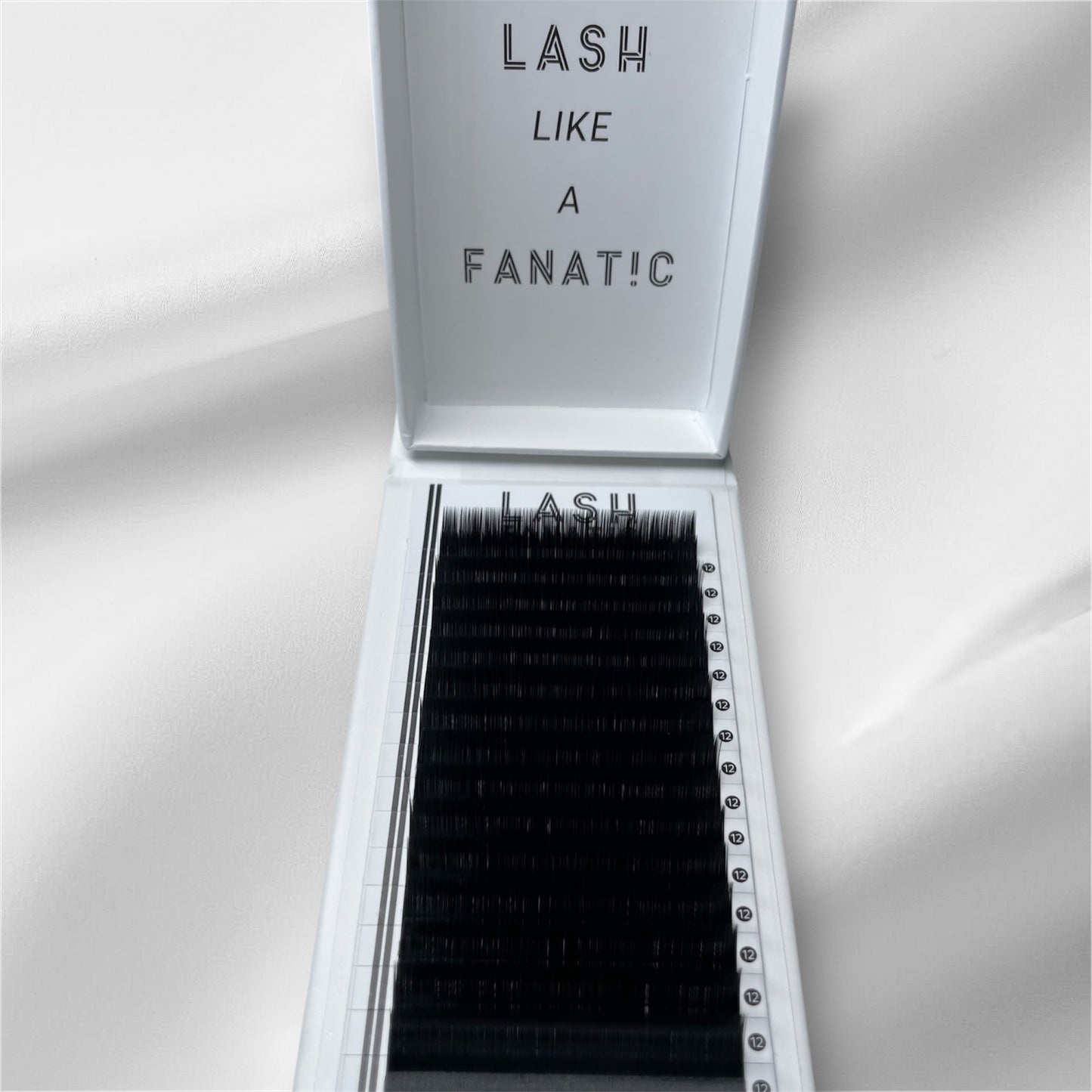 VOLUME LASHES 0.05