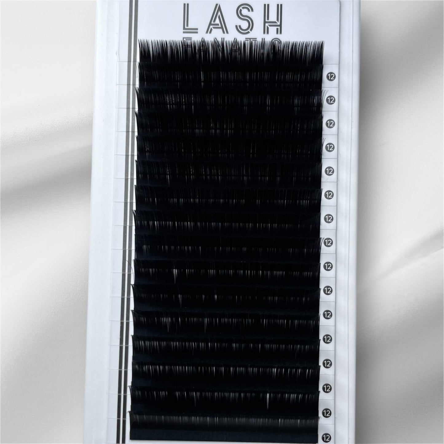 VOLUME LASHES 0.05